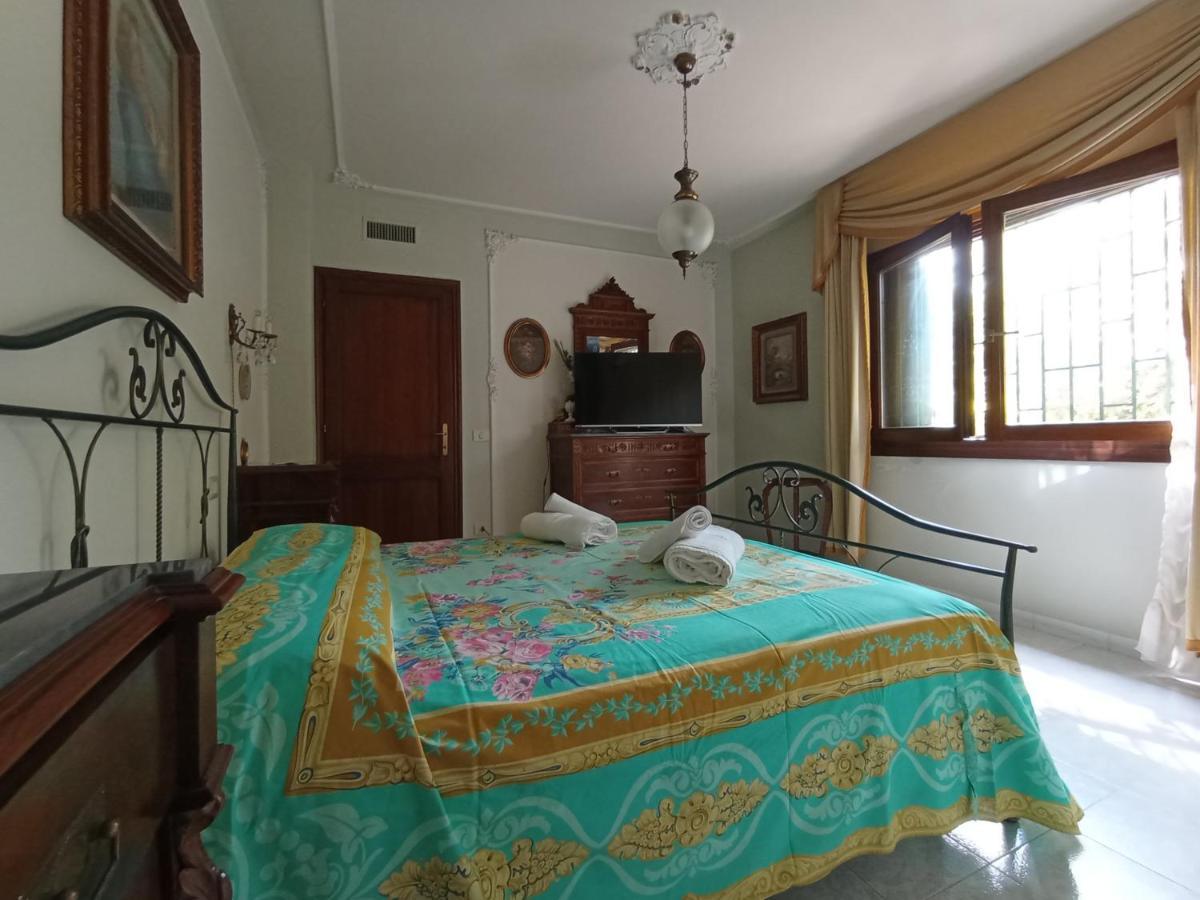 Domus Garden Bed & Breakfast Olbia Exterior photo